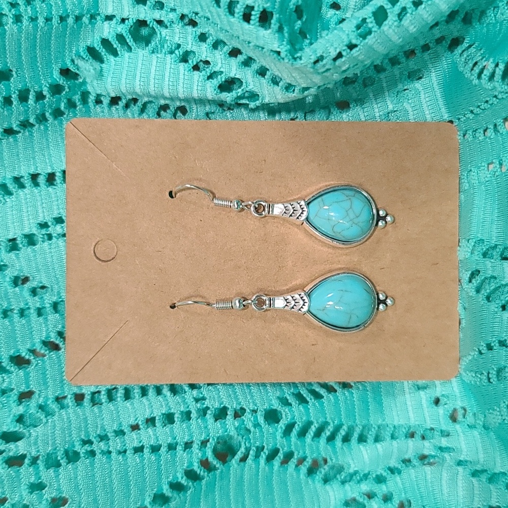 Boho dangle earrings silvertone and faux tourquise drop NWT